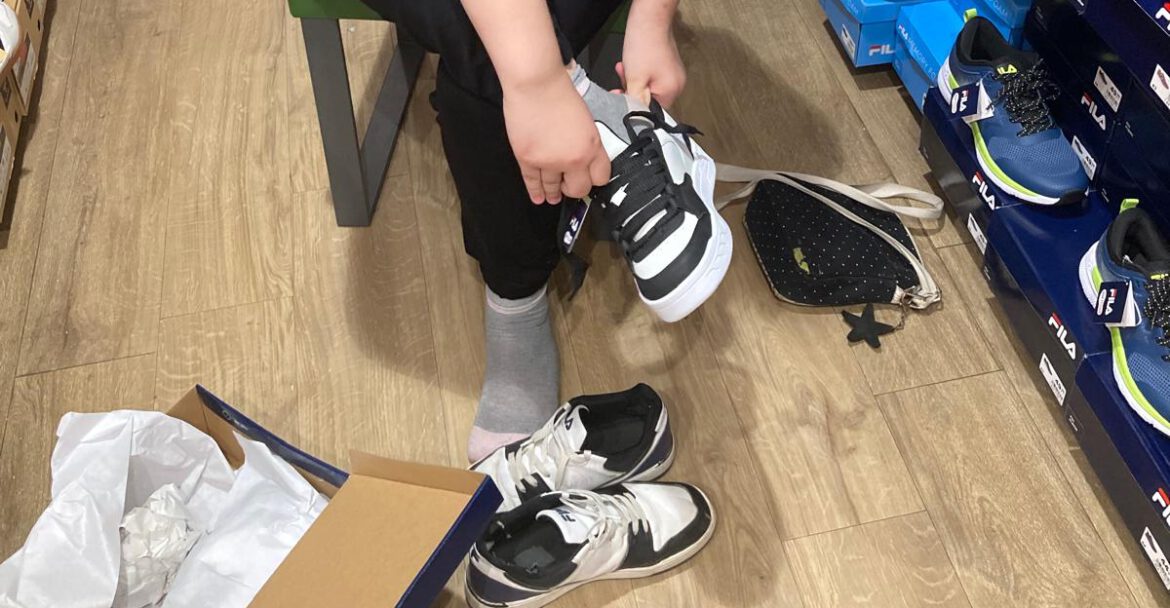 Neue Schuhe für Kelly + Steffi