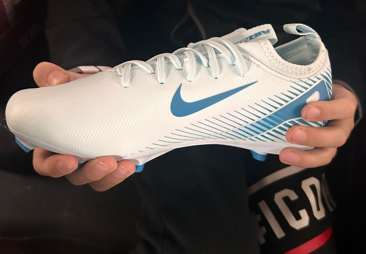 Danke an die Sport-Paten – neue Fußballschuhe für Paul