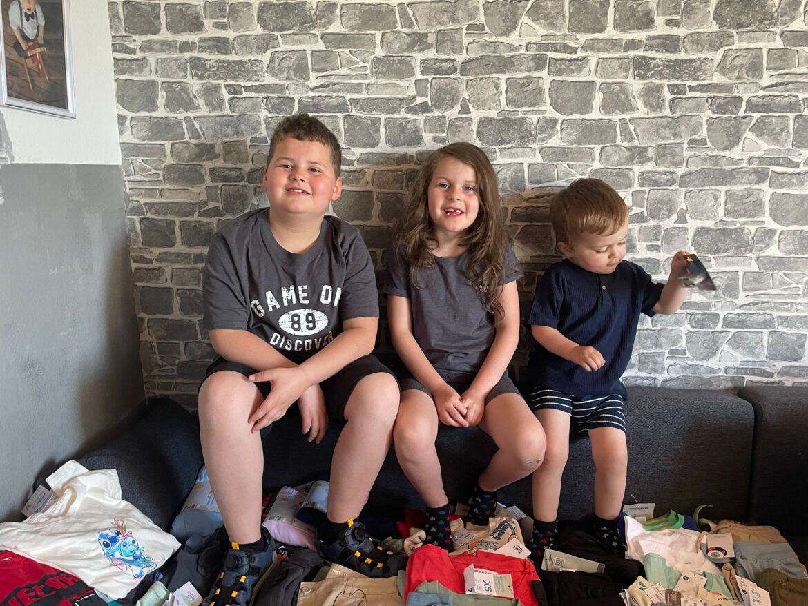 Unsere alljährliche Frühjahrs/Sommer-Bekleidungs-Aktion geht weiter….