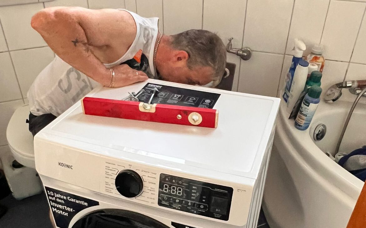 Neue Waschmaschine für die Familie von Maya+Kay