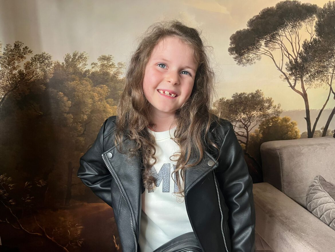 Malia: neue Sachen und eine Jacke, wie Mama eine hat