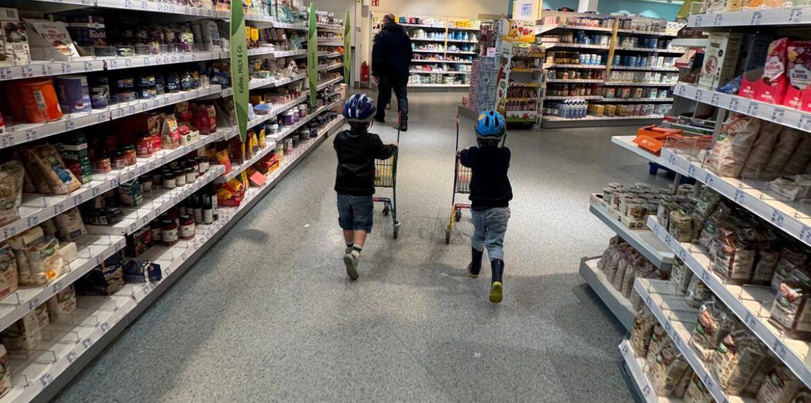 Großer Einkauf mit 4 der 5 Kinder