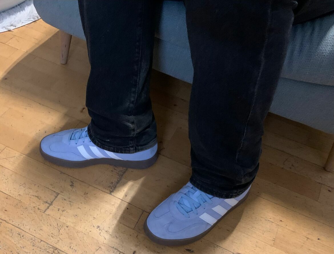 Neue Schuhe für Henry und Johanna