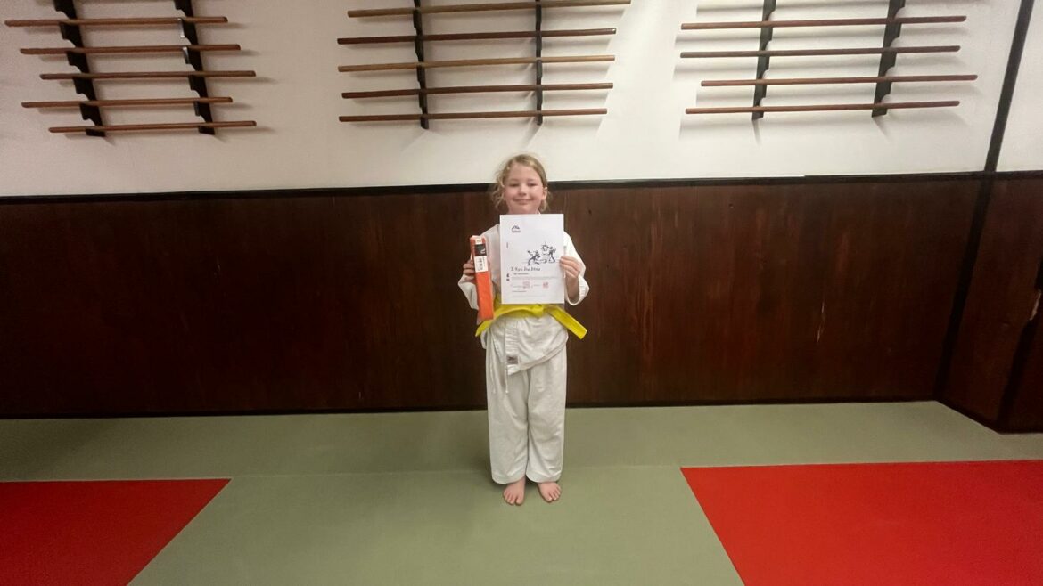 Herzlichen Glückwunsch zum Orangenen Gürtel