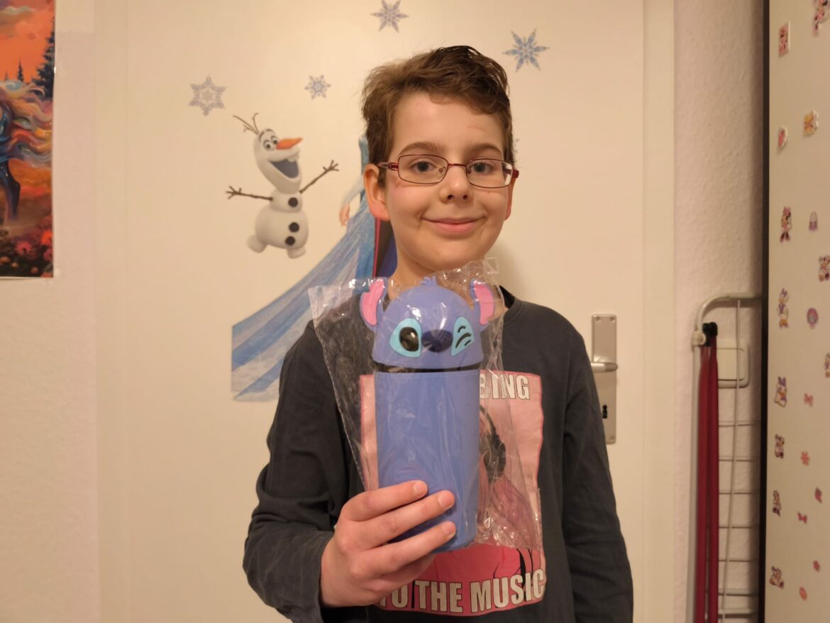 Joanna + Jason bekamen neue Federmäppchen…