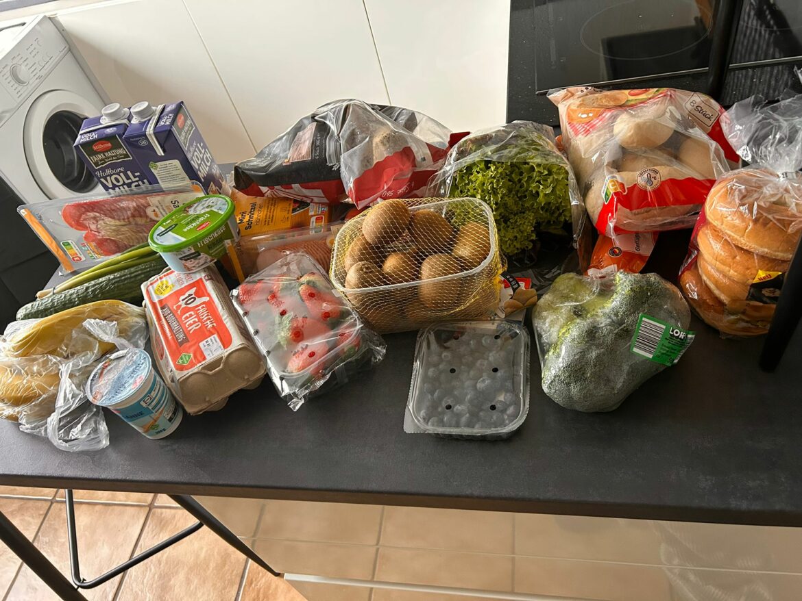 Frisches Obst- u. Gemüse für die Familie von Danila