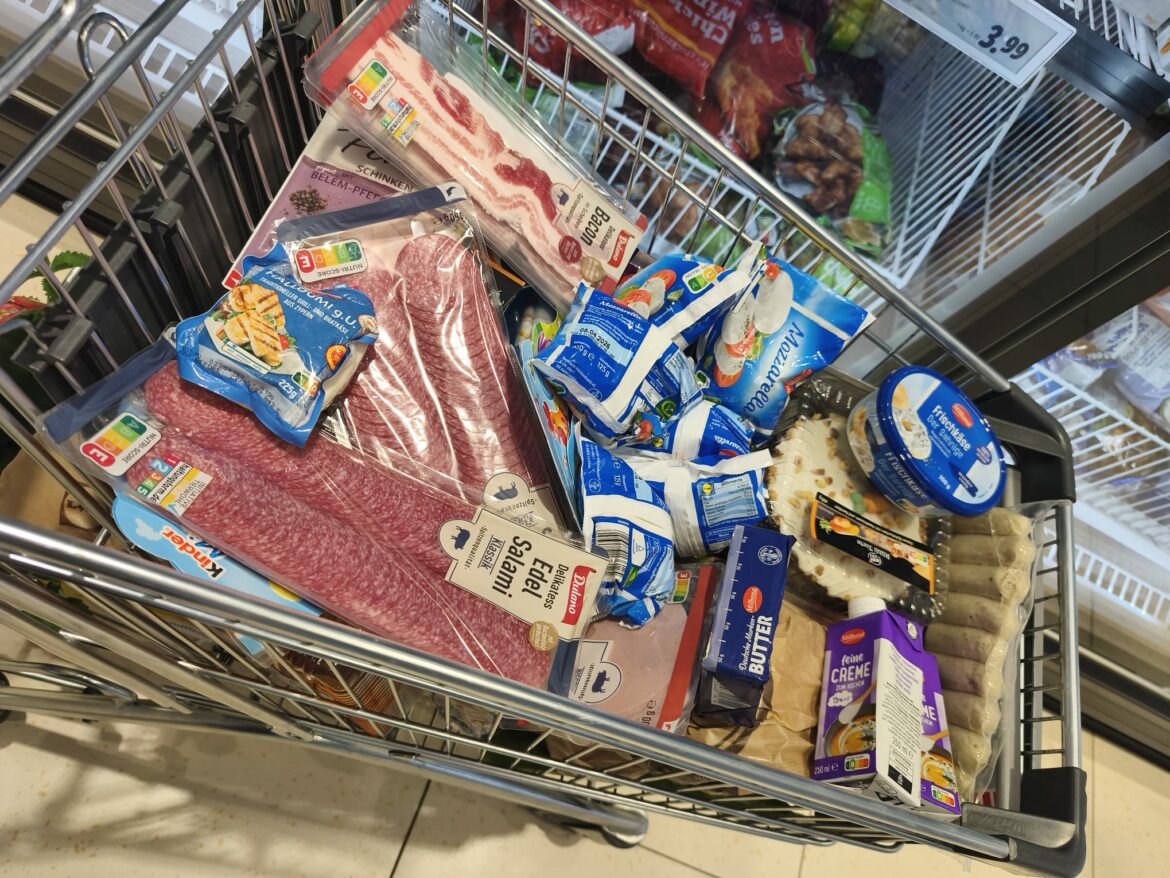 Die Mama von 3 Kinder bekam auch einen Lebensmittel-Gutschein