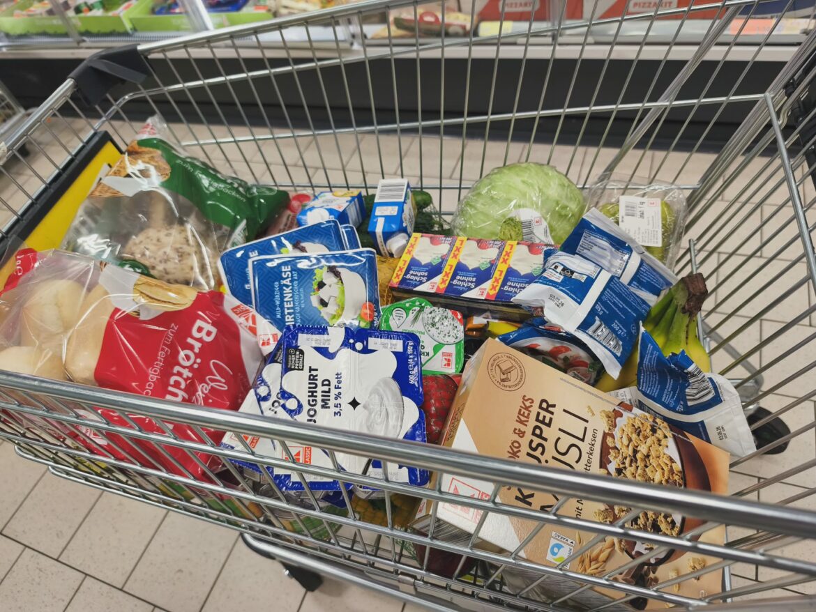 Dank Lebensmittel-Gutschein ein voller Kühlschrank