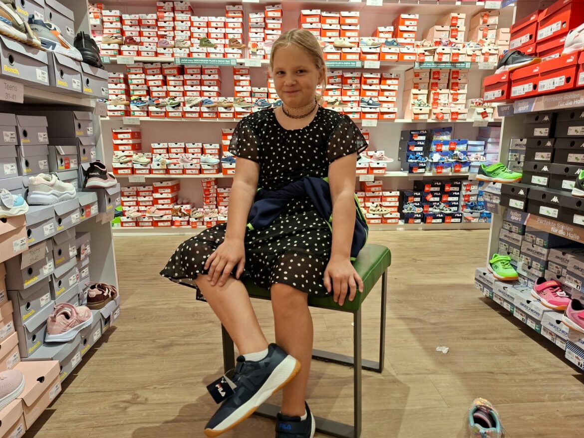 Neue Schuhe für Emily